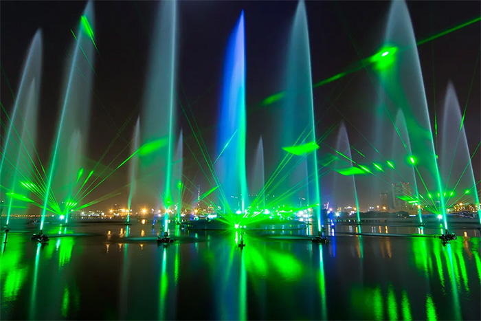 نمایش ایمجین، نمایش آب، آتش، لیزر، نور و موسیقی در کنار یکدیگر