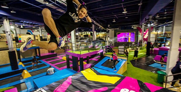 پارک BOUNCE-X،پارک دو طبقه سرپوشیده با انواع بازی های متوع و هیجان انگیز برای تمامی سنین