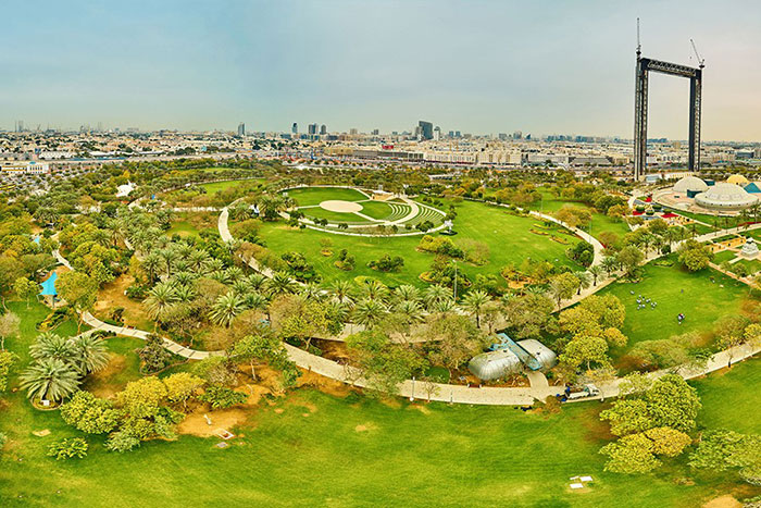 پارک زعبیل دبی از مدرن‌ترین و بزرگ‌ترین پارک‌های خانوادگی شهر است که با امکانات ورزشی، رویدادهای فصلی و فضای هوشمند به محبوب‌ترین پاتوق تفریحی تبدیل شده است.