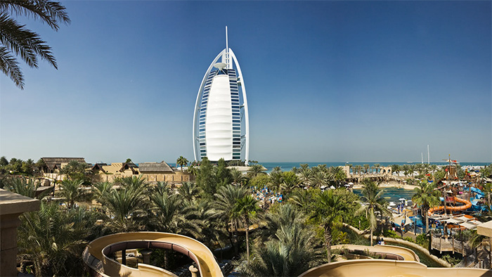 ۱۰ پارک آبی دبی با هیجان و خنکی، بهشتی برای فرار از گرمای تابستان است.