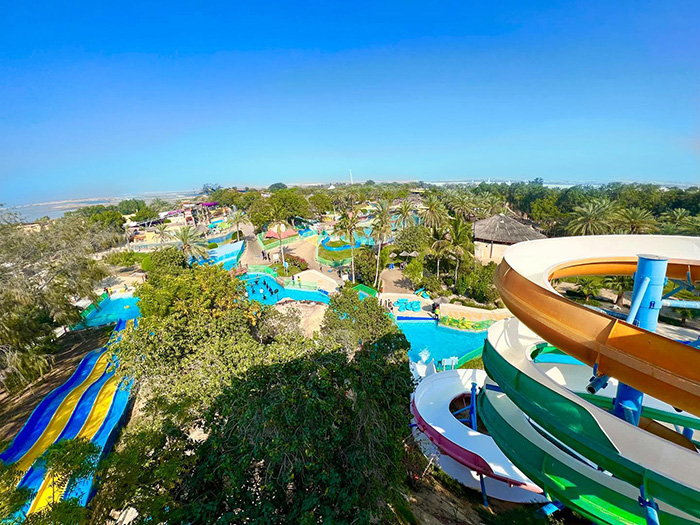 دریملند، پارکی قدیمی در امالقوین، تجربهای خانوادگی با امکان منحصربهفرد اقامت شبانه است.