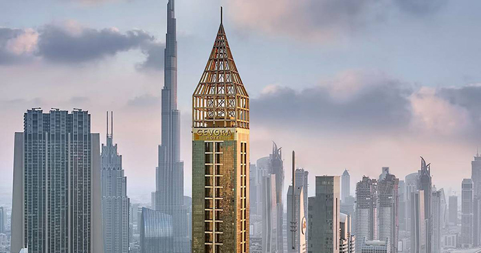 برج جوورا با ارتفاع ۳۵۶ متر، بلندترین هتل جهان در خیابان شیخ زاید است و نماد تلفیق معماری مدرن و سنتی دبی است.