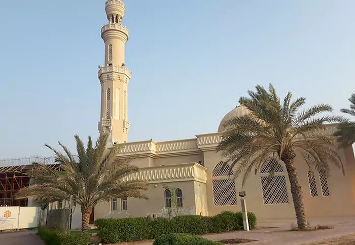 نزدیکی به مناطق اطراف