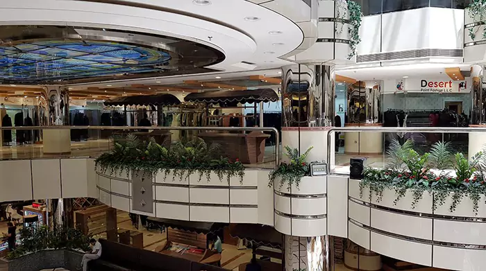 مراکز خرید و بازارهای اطراف