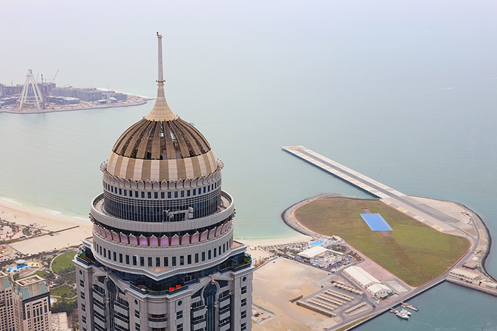 برج پرنسس دبی با ارتفاع ۴۱۴ متر، نماد اقامت لوکس در مارینا و بلندترین برج مسکونی جهان در زمان خود بود.