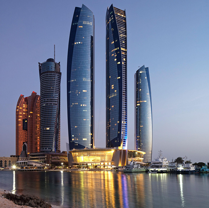 برجهای اتحاد با سکوی بازدید ۳۰۰ متری، چشماندازی خیرهکننده و پانوراما از ابوظبی دارند.