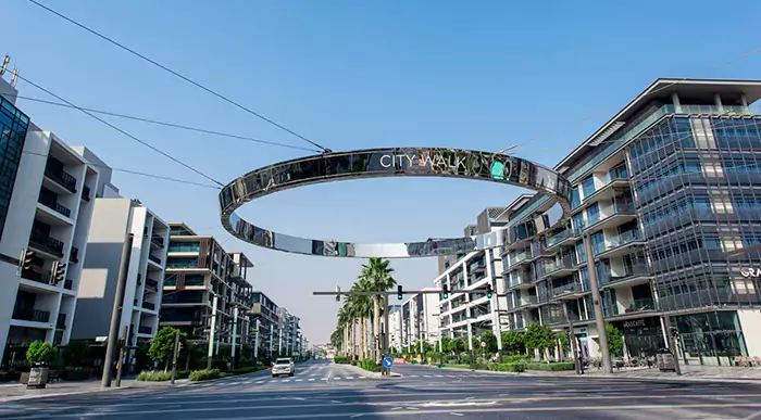 زندگی در الوصل ترکیبی از آرامش، لوکس بودن و امکانات شهری کامل است که نسبت به سایر مناطق دبی تجربهای متفاوت ارائه میدهد.