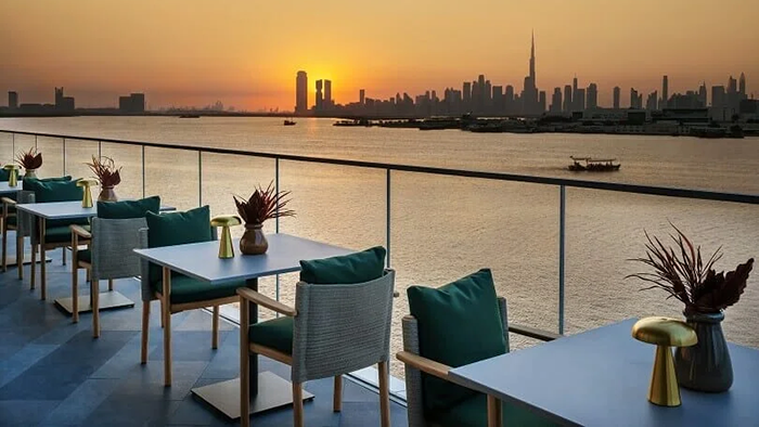 رستوران The Courtyard