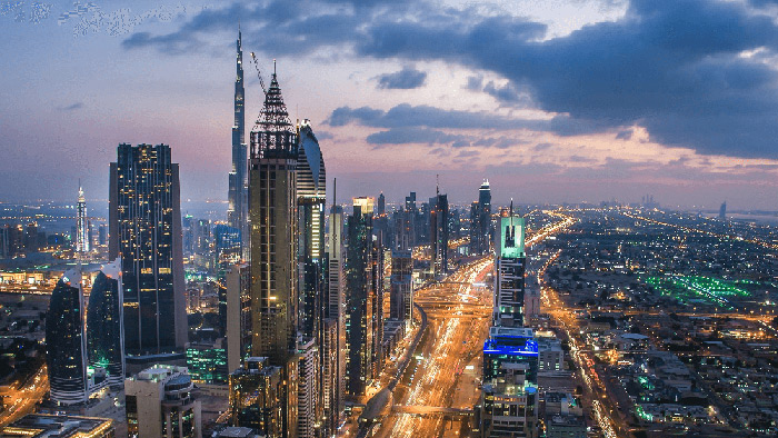 جاذبه‌ها، هتل‌ها، تفریحات و دسترسی عالی خیابان شیخ زاید را متمایز می‌کنند.