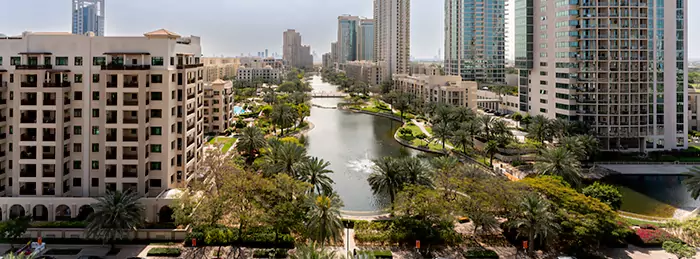 بررسی مزایا، امکانات و شرایط زندگی در منطقه گرینز دبی