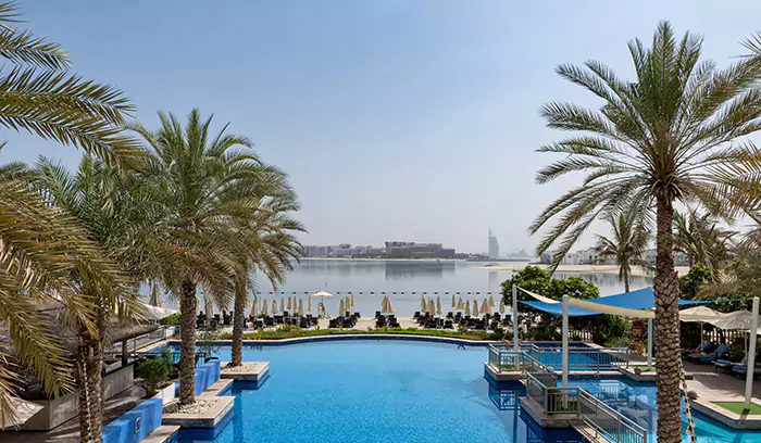 باشگاه ساحلی ریوا (Riva Beach Club)