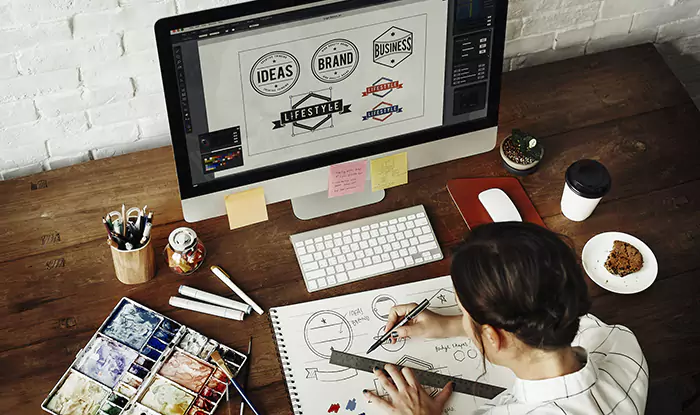 طراح گرافیک و تولیدکننده محتوا